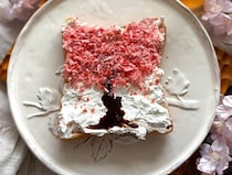 食卓でお花見♪「桜咲くトースト」で満開の桜を楽しもう！