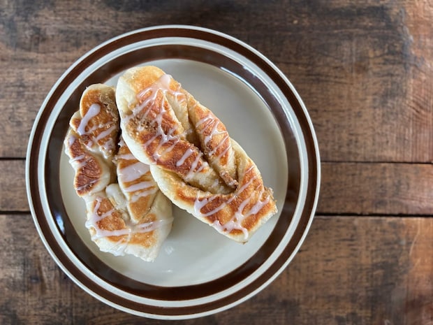 花粉症の時期のお気に入り♪フライパンで焼ける「カルダモンパン」