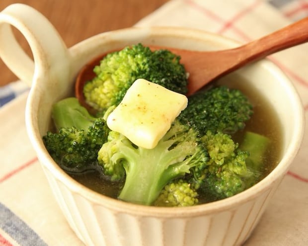 野菜を手軽に食べよう！「コンソメ」を使った“野菜スープ”