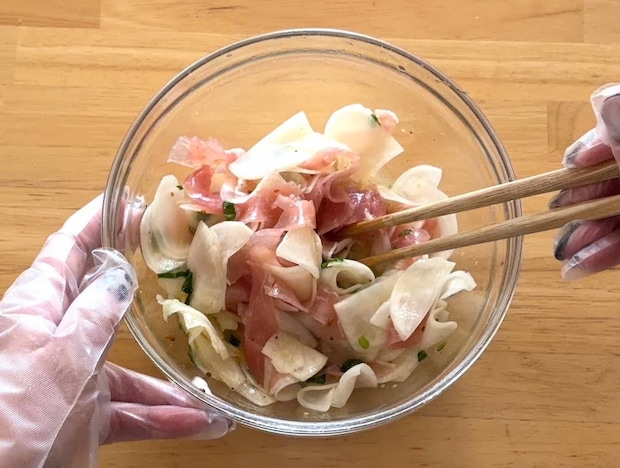 春かぶと生ハムのマリネ