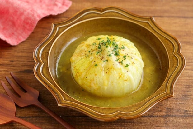 とろとろ♡まるごと新たまねぎのカレーチーズ蒸し