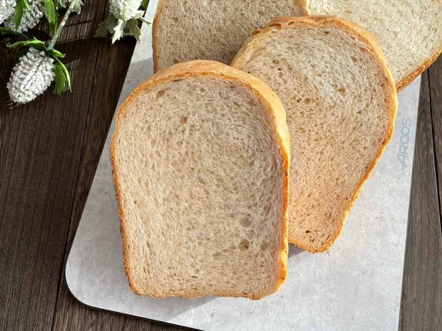 全粒粉のクミンシード食パン