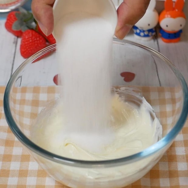 いちごのレアチーズケーキ手順04