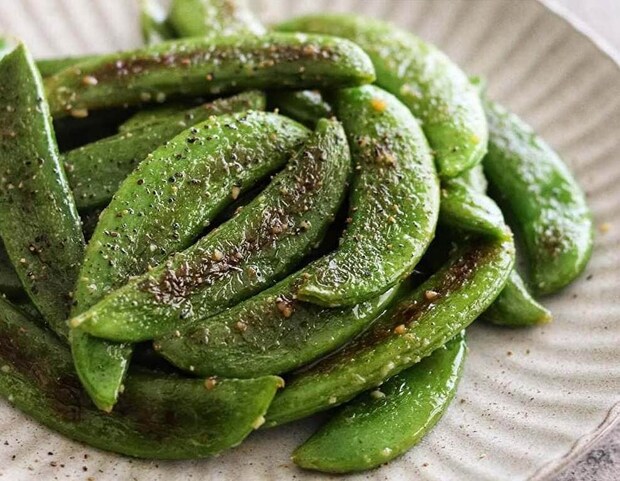 にんにく風味が食欲そそる!「スナップエンドウ」のやみつきおかず