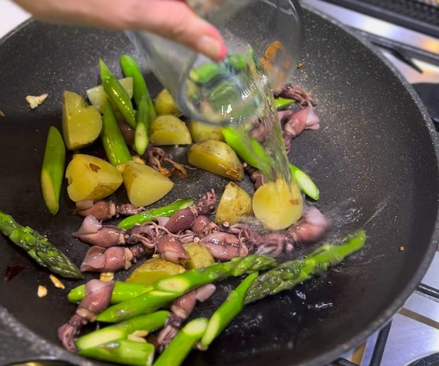 たっぷり春野菜とホタルイカのペペロンチーノ