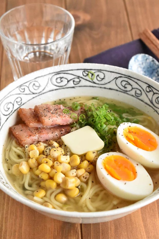 松茸のお吸い物で塩ラーメン