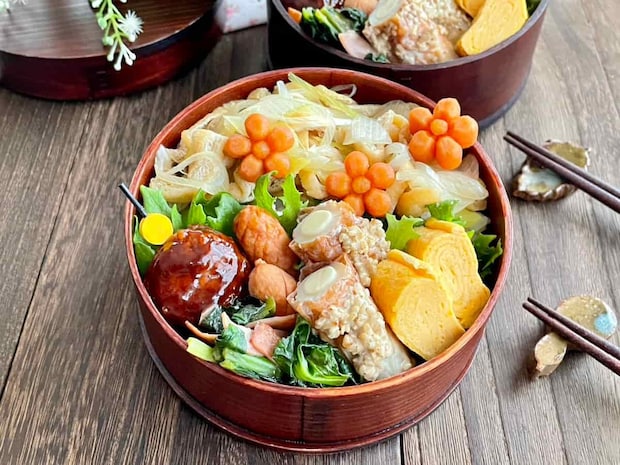 うどんの具をご飯の上に!?金沢名物「いなり丼」の作り方