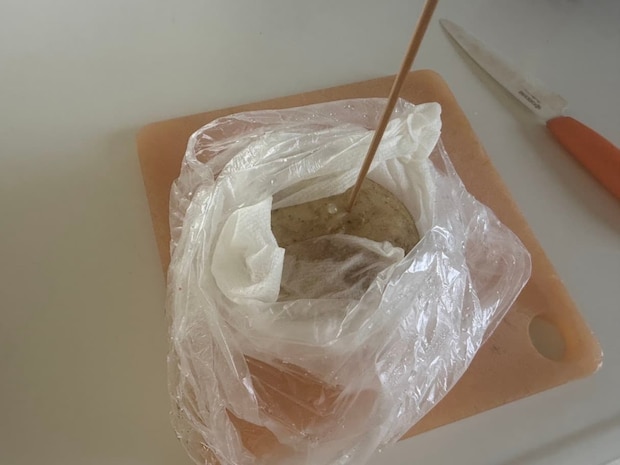 じゃがいもレンジ加熱 串をさして確認