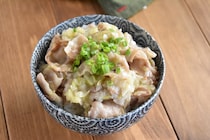 10分で完成！ピリッとさわやか「柚子こしょう風味のねぎ塩豚丼」