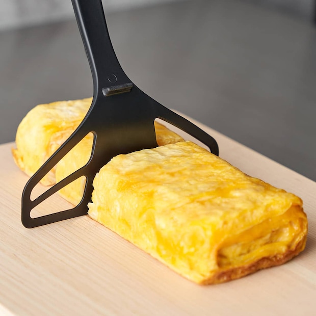 レイエ 溶く、巻く、切るを一本で パパッと卵焼きターナー／leye