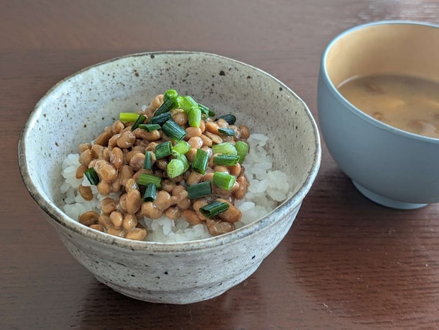 「納豆」の賞味期限切れは食べられる？品質低下のサインを解説