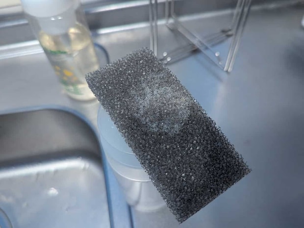 食器洗剤用ディスペンサーワンプッシュタイプ 使用例