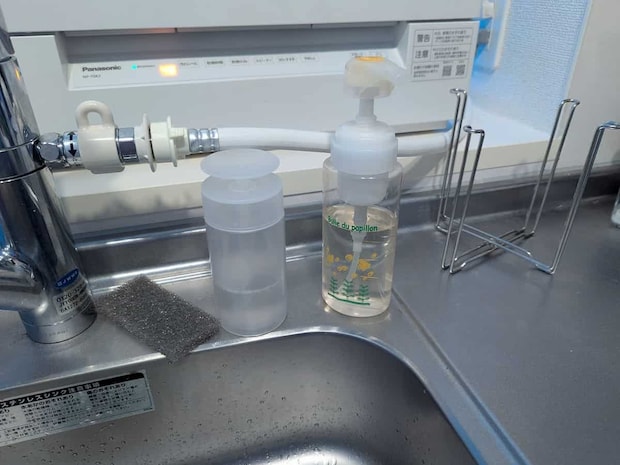 食器洗剤用ディスペンサーワンプッシュタイプ 設置例