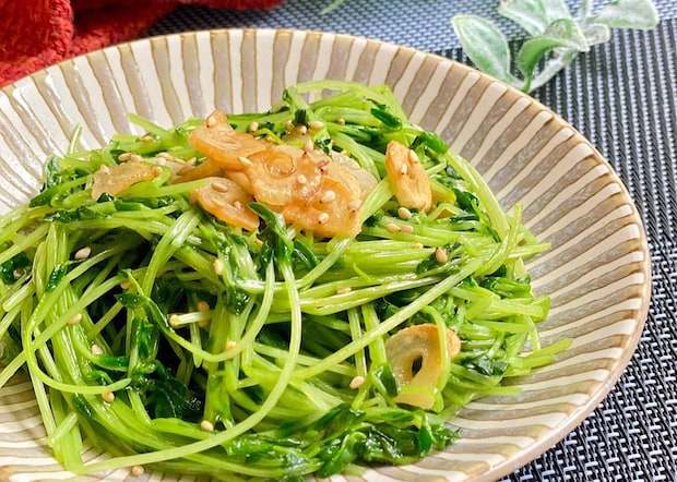 じつは美容にうれしい♪抱えて食べたい「豆苗×にんにく」レシピ