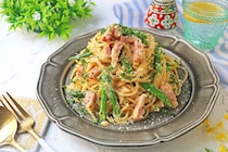 料理初心者さんにおすすめ！ワンパンで作れる「春野菜とベーコンの濃厚カルボナーラ」