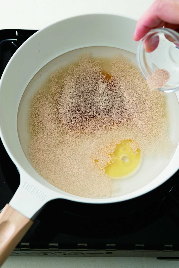 がんばらなくても、絶対おいしい!フライパンパン　米粉100%パン
