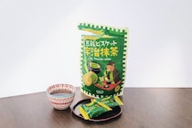 カルディで人気の「豆乳ビスケット」に新作登場！宇治抹茶クリームはサクサク＆ほろ苦♪
