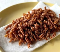 余ったときの消費にもおすすめ！食べたら止まらない「おつまみパスタ」