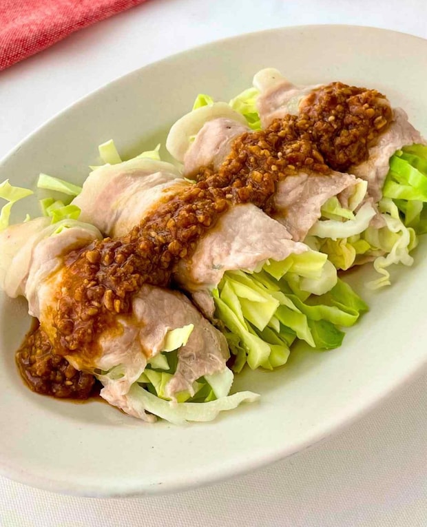 腸活におすすめ！「しょうゆ麹キャベツロール」が簡単すぎる