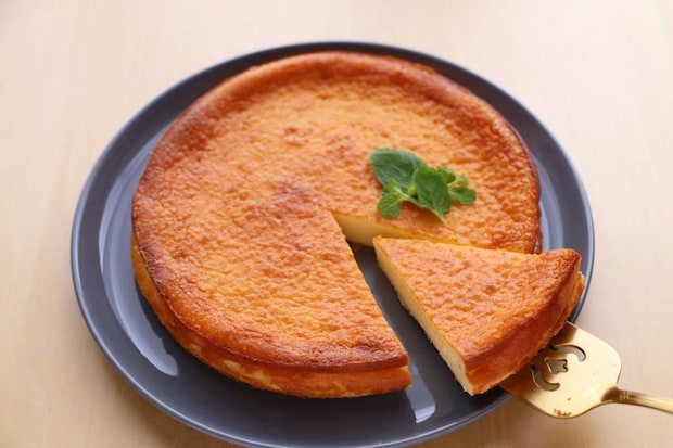 ホットケーキミックスで簡単!生クリームで濃厚「ベイクドチーズケーキ」