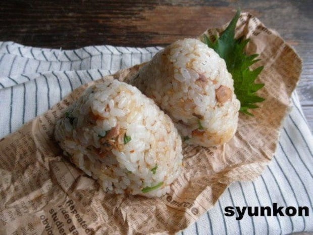 「さば缶と青じそ、しょうが、ごまの混ぜご飯」