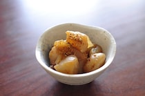 こんにゃくに味がしみない…を解決！調味料少なめでおいしい「炒め煮」のコツ