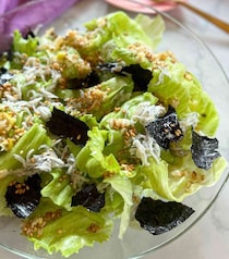 箸が止まらない！「レタス×ごま油」のやみつきサラダレシピ