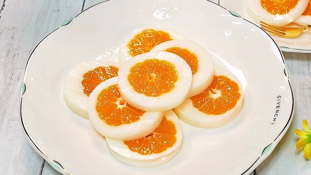 切ったら感動！ペットボトルで作れる「まるごとみかんの牛乳寒天」