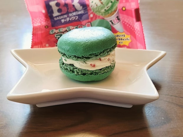 ファミマ「サーティーワン　ホッピングシャワー風マカロン」