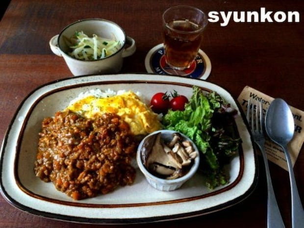 「とろとろ卵のキーマカレー」レシピ
