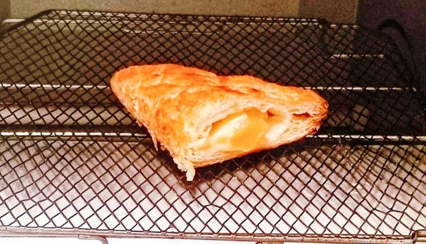 ローソン「ゴロっとりんごの三角アップルパイ」