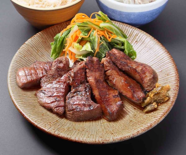 杜の都 仙台 名物 肉厚牛たん 塩味 500g