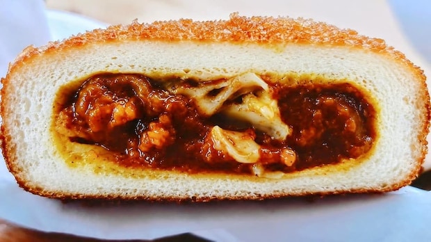 ファミマ「ＣｏＣｏ壱番屋大きなチーズカレーパン」