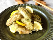 争奪戦になるおいしさ♪のり塩ガーリックバター味の「手羽中から揚げ」