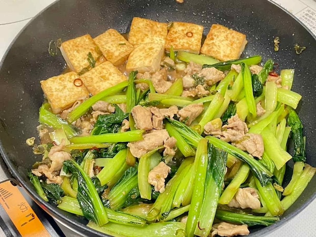 小松菜と豚肉の中華風ピリ辛炒め