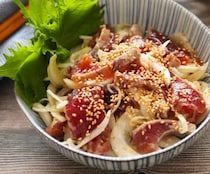 薬味とポン酢だけじゃない！「かつおのたたき」のおいしい食べ方