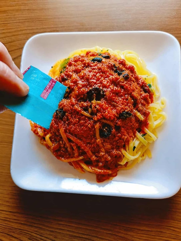 ファミマ「もちっと麺と濃厚だれの汁なし担々麺」