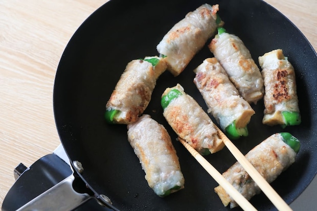 厚揚げの肉巻きピーマン