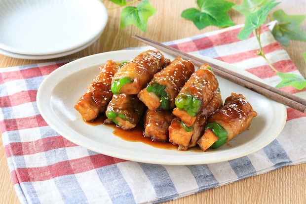厚揚げの肉巻きピーマン