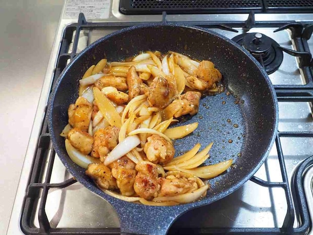 鶏もも肉と玉ねぎの甘酢炒め