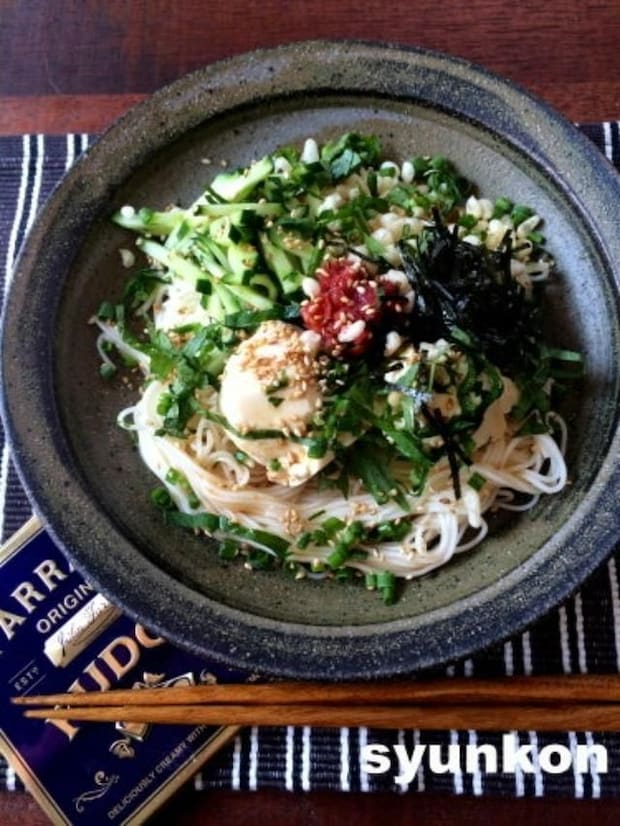 豆腐と天かすが決め手!薬味たっぷり「梅ぶっかけそうめん」
