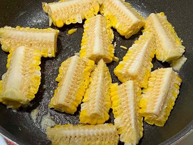ガリバタ焼きとうもろこし