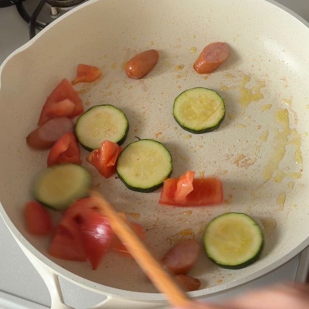ズッキーニとトマトの夏野菜ピザトースト