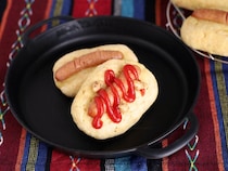 ホットケーキミックスと豆腐で！「ちょっぴりカレー味なホットドッグパン」