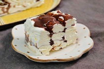 あの感動をもう一度！パリパリ食感がたまらない「ビエネッタ風アイスケーキ」