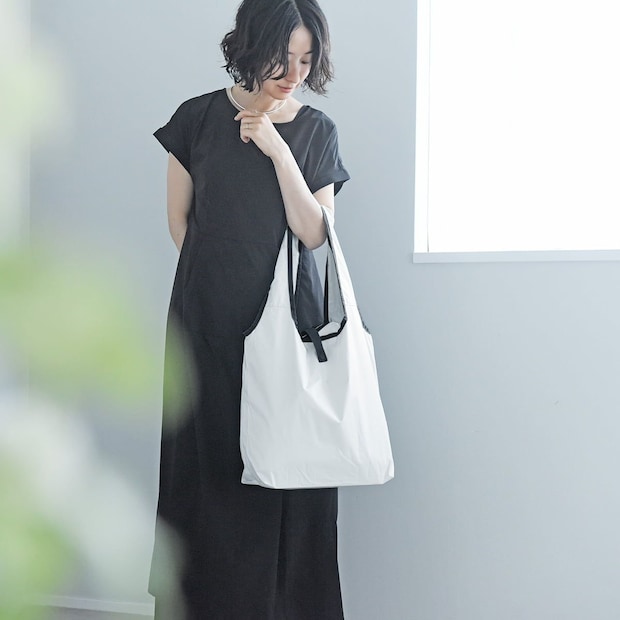 夏の日差しを跳ね返す!保冷剤なしでも頼れる「優秀エコバッグ」