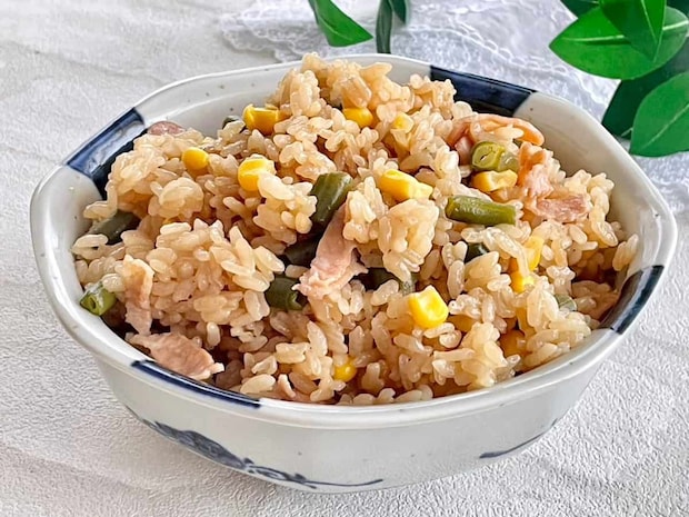 香ばしベーコンと夏野菜の彩り和風炊き込みご飯