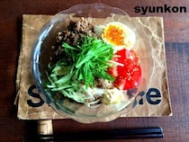 鍋いらずで手軽！レンジで作れる「肉みそマヨのせぶっかけそうめん」