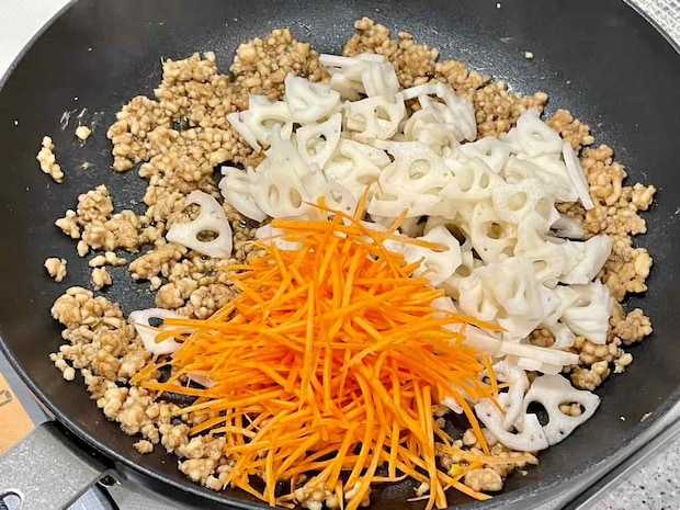 ワンパンでちらし寿司!鶏そぼろの彩りちらし寿司