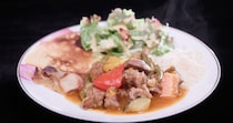 名店「シェ・イノ」の若手2人が作る！本格クスクス煮込み